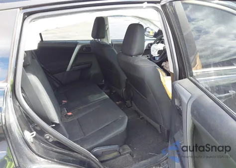 2018 Toyota Rav4 Le z USA, uszkodzony, nr VIN 2T3BFREV2JW742798